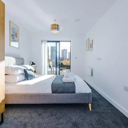 Hilltop Serviced Apartments - Salford Quays Manchester Extérieur photo