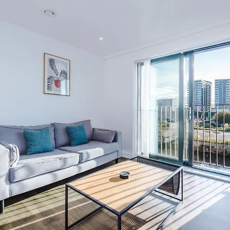 Hilltop Serviced Apartments - Salford Quays Manchester Extérieur photo