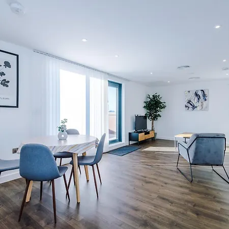 Hilltop Serviced Apartments - Salford Quays Manchester Extérieur photo