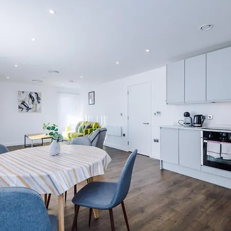 Hilltop Serviced Apartments - Salford Quays Manchester Extérieur photo