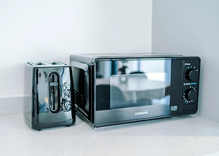 Hilltop Serviced Apartments - Salford Quays